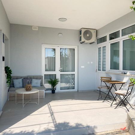 Modern Studio Overlooking Downtown Макарська Екстер'єр фото