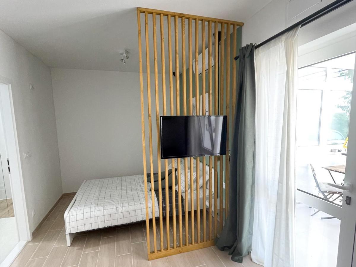Modern Studio Overlooking Downtown Макарська Екстер'єр фото