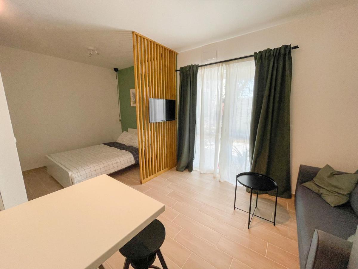 Modern Studio Overlooking Downtown Макарська Екстер'єр фото